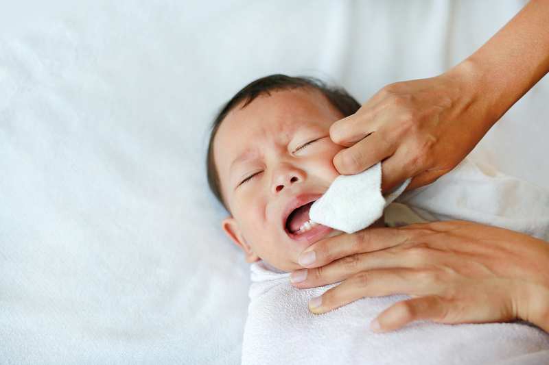 Cách chữa nhiệt miệng cho trẻ em 1 tuổi có hiệu quả là gì?
