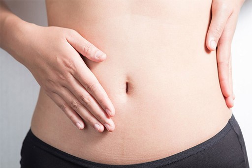 Có những biểu hiện thể chất khác ngoài đau vú mà phụ nữ có thể trải qua khi mang thai 4 tuần đầu? 
