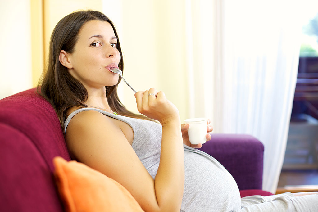 Tại sao một số phụ nữ có đắng miệng khi mang thai?
