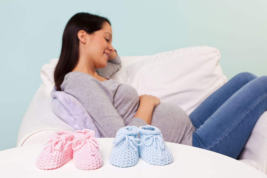 Chữa trị và chăm sóc thai đôi có gì khác so với thai đơn sinh?
