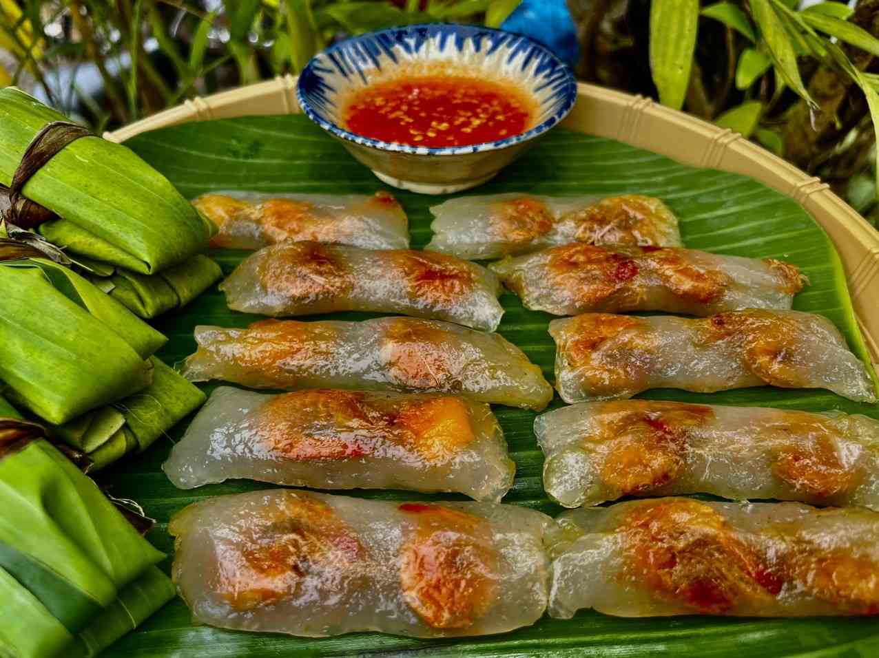 Một chiếc bánh bột lọc bao nhiêu calo