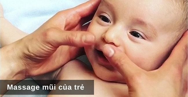 massage mũi giúp trẻ đỡ nghẹt mũi